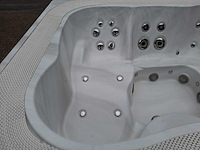 Jacuzzi 5 persoons jacuzzi en buitenspa - afbeelding 1 van  19