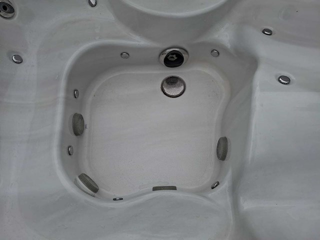 Jacuzzi 5 persoons jacuzzi en buitenspa - afbeelding 4 van  19