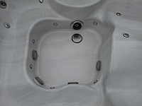 Jacuzzi 5 persoons jacuzzi en buitenspa - afbeelding 4 van  19
