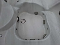 Jacuzzi 5 persoons jacuzzi en buitenspa - afbeelding 5 van  19
