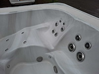 Jacuzzi 5 persoons jacuzzi en buitenspa - afbeelding 7 van  19