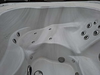 Jacuzzi 5 persoons jacuzzi en buitenspa - afbeelding 8 van  19