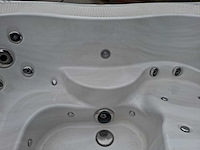 Jacuzzi 5 persoons jacuzzi en buitenspa - afbeelding 12 van  19