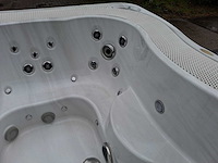 Jacuzzi 5 persoons jacuzzi en buitenspa - afbeelding 15 van  19