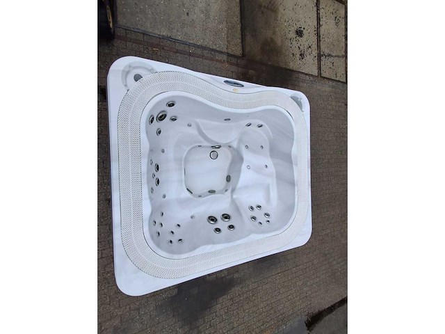 Jacuzzi 5 persoons jacuzzi en buitenspa - afbeelding 4 van  17
