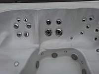 Jacuzzi 5 persoons jacuzzi en buitenspa - afbeelding 6 van  32
