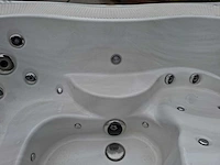 Jacuzzi 5 persoons jacuzzi en buitenspa - afbeelding 26 van  32