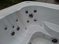 Jacuzzi 5 persoons jacuzzi en buitenspa - afbeelding 27 van  32