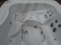 Jacuzzi 5 persoons jacuzzi en buitenspa - afbeelding 13 van  32