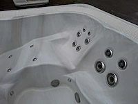 Jacuzzi 5 persoons jacuzzi en buitenspa - afbeelding 14 van  32