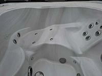 Jacuzzi 5 persoons jacuzzi en buitenspa - afbeelding 15 van  32