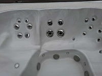 Jacuzzi 5 persoons jacuzzi en buitenspa - afbeelding 6 van  32
