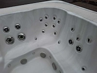 Jacuzzi 5 persoons jacuzzi en buitenspa - afbeelding 8 van  32