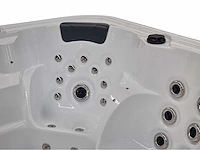 Jacuzzi en buitenspa - vonato - 0 - 6 persoons met 1 ligplaats - afbeelding 2 van  24