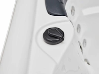Jacuzzi en buitenspa - vonato - 0 - 6 persoons met 1 ligplaats - afbeelding 16 van  24