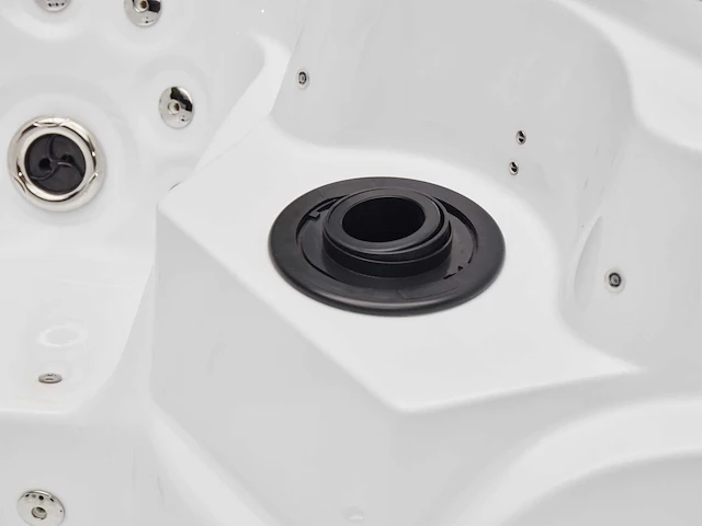 Jacuzzi en buitenspa - vonato - 0 - 6 persoons met 1 ligplaats - afbeelding 19 van  24
