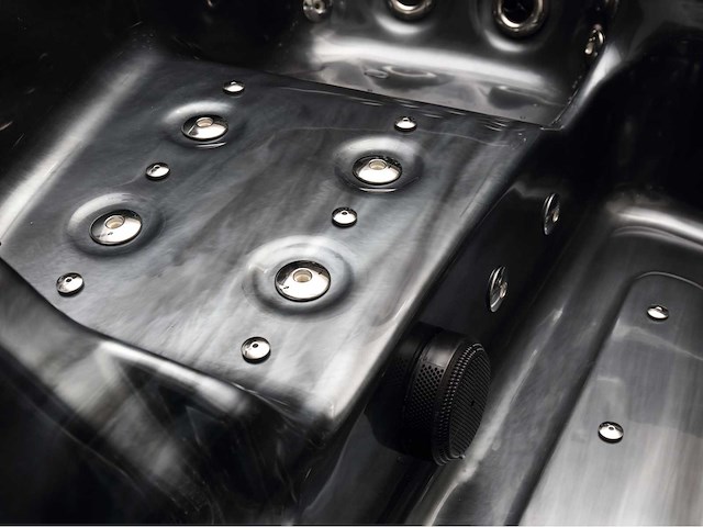 Jacuzzi en buitenspa - vonato - flavina - 0 - 5-persoons spa met 3 ligplaatsen - afbeelding 20 van  23