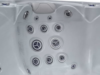 Jacuzzi en buitenspa - vonato - lerano - 0 - vrijstaand 5 persoons bad - afbeelding 4 van  11