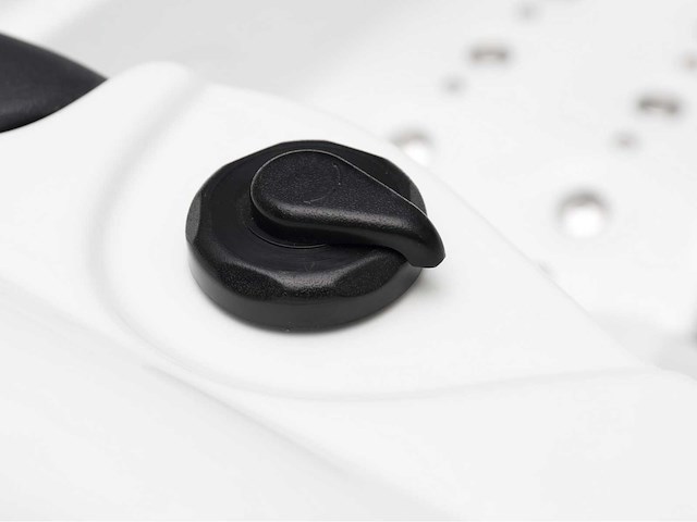 Jacuzzi en buitenspa - vonato - milaro - 0 - 5-persoons spa met 3 ligplaatsen - afbeelding 15 van  21