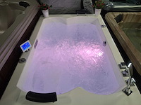 Jacuzzi en buitenspa - afbeelding 2 van  27