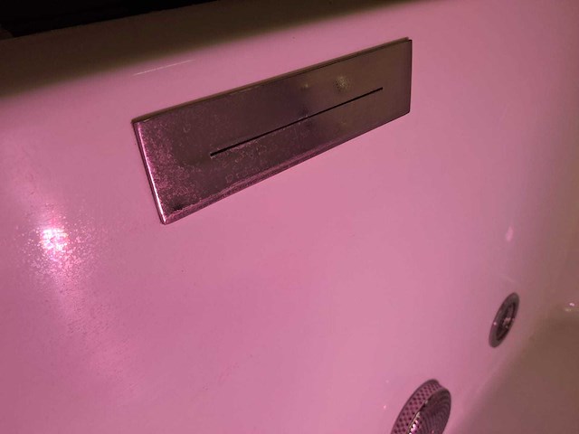 Jacuzzi en buitenspa - afbeelding 7 van  27