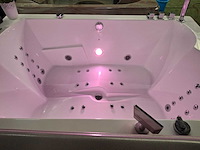 Jacuzzi en buitenspa - afbeelding 17 van  27