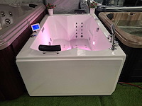 Jacuzzi en buitenspa - afbeelding 20 van  27