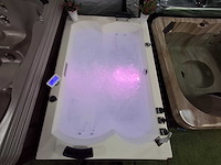 Jacuzzi en buitenspa - afbeelding 24 van  27