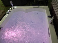 Jacuzzi en buitenspa - afbeelding 25 van  27