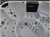 Jacuzzi en buitenspa - afbeelding 5 van  18
