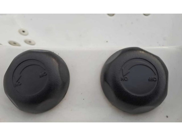 Jacuzzi en buitenspa - afbeelding 8 van  18