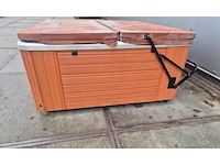 Jacuzzi en buitenspa - afbeelding 3 van  21