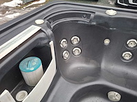 Jacuzzi en buitenspa - afbeelding 14 van  34