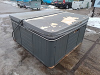 Jacuzzi en buitenspa - afbeelding 25 van  34