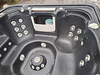 Jacuzzi en buitenspa - afbeelding 33 van  34