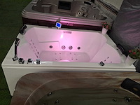 Jacuzzi en buitenspa - afbeelding 15 van  27