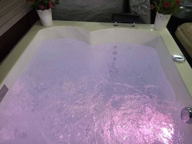 Jacuzzi en buitenspa - afbeelding 27 van  27