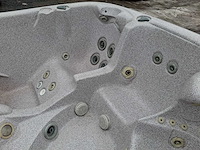 Jacuzzi en buitenspa - afbeelding 2 van  12