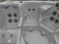 Jacuzzi en buitenspa - afbeelding 15 van  27