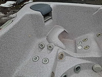 Jacuzzi en buitenspa - afbeelding 10 van  27