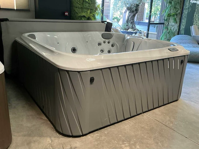 Jacuzzi j-285 buitenspa - afbeelding 4 van  11