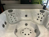 Jacuzzi j-285 buitenspa - afbeelding 6 van  11