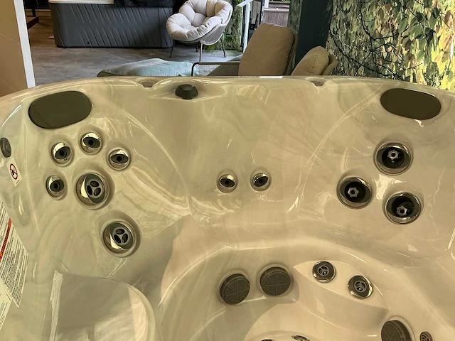 Jacuzzi j-345 buitenspa - afbeelding 6 van  11