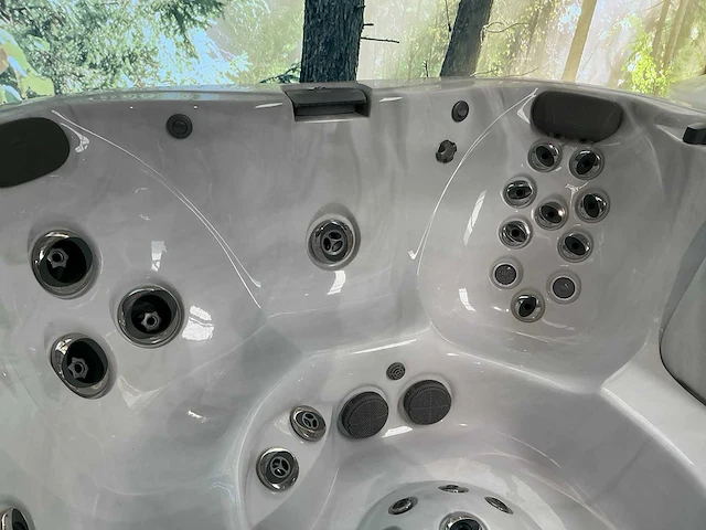 Jacuzzi j-345 buitenspa - afbeelding 8 van  11