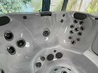 Jacuzzi j-345 buitenspa - afbeelding 8 van  11
