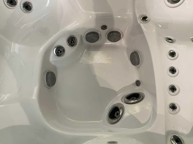 Jacuzzi j-355 buitenspa - afbeelding 8 van  10