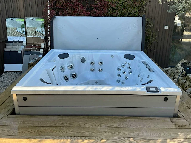 Jacuzzi j-lx buitenspa - afbeelding 5 van  12
