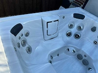 Jacuzzi j-lx buitenspa - afbeelding 7 van  12