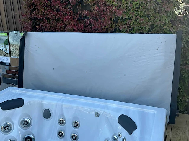 Jacuzzi j-lx buitenspa - afbeelding 12 van  12