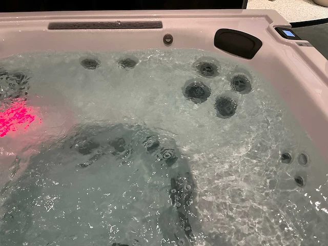 Jacuzzi j-lxl buitenspa - afbeelding 2 van  12